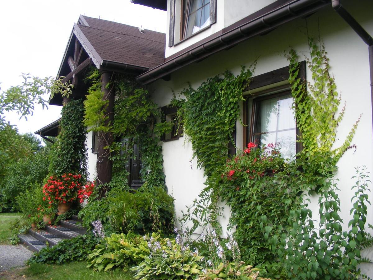 Dworek Lachowicze Grzegorzewice Exterior foto